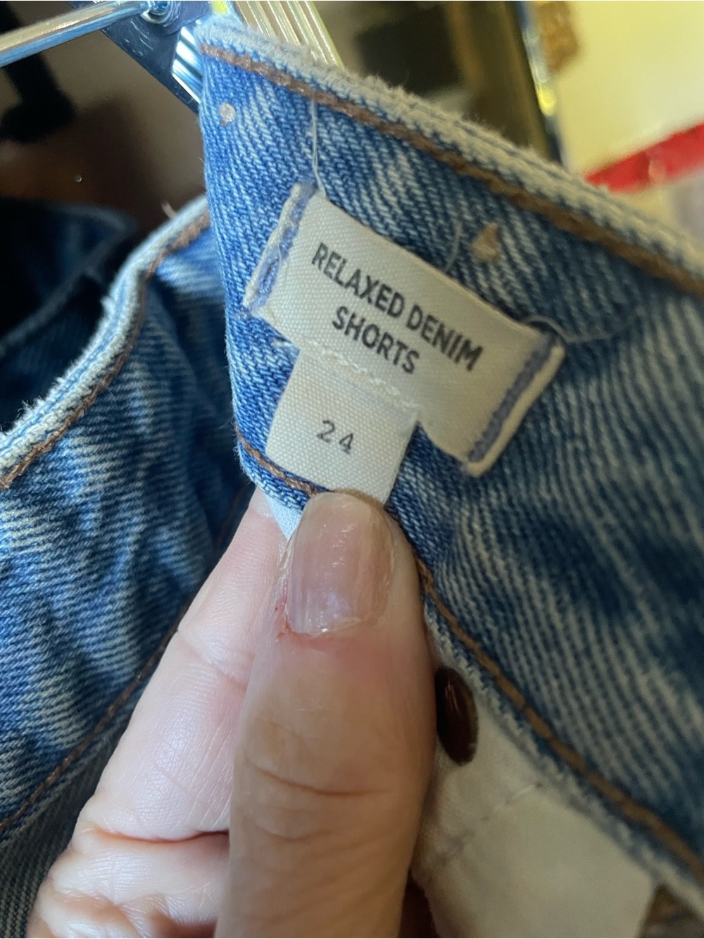 Madewell Relaxed Denim Shorts in Distressed Light Blue Wash, size 24 - Picture 5 of 5